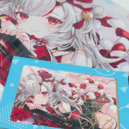 ホロライブ 百鬼あやめ 活動4周年記念 箔押し複製サイン＆メッセージ入りポストカード ワイドラバーマット セット