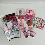 ワンピース ONE PIECE FILM RED 缶バッジ アクリルキーホルダー アクリルスタンド ミラー ウタ まとめ セット