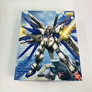 機動戦士ガンダムSEED 1/100 ZGMF-X10A フリーダムガンダム 核エンジン搭載新型モビルスーツ ザフト軍製