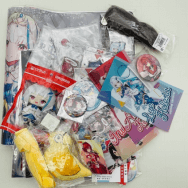 さんばか リゼ・ヘルエスタ 戌亥とこ アンジュ・カトリーナ 缶バッジ デスクマット 他 グッズ まとめセット