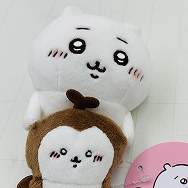 ちいかわ デスクトップから見守るひっかけぬいぐるみ ちいかわ&カブトムシ